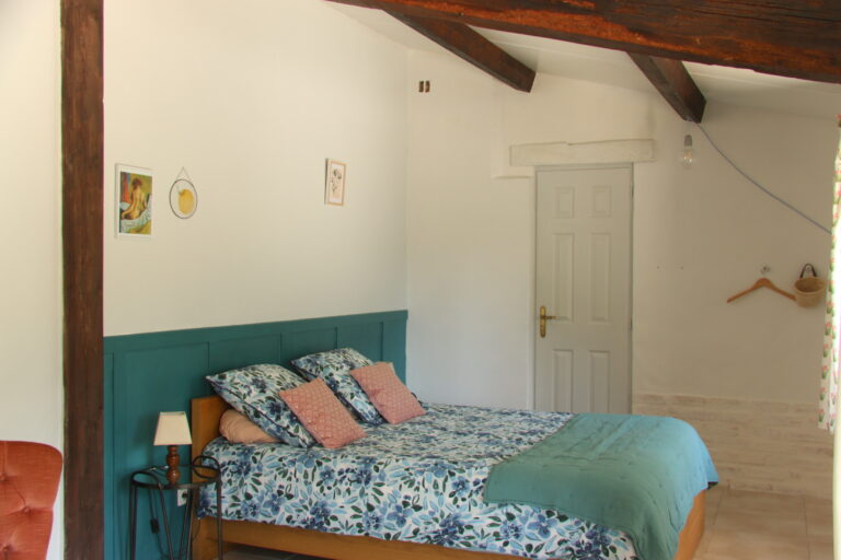 domaine du Val des Nymphes - la garde adhémar - drôme provençale - chambre- bedroom